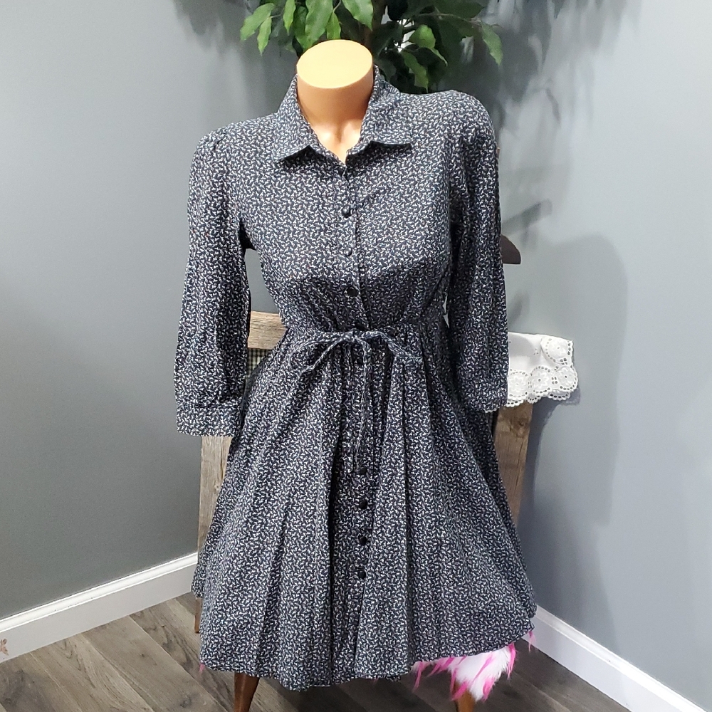H&M Divided floral long sleeve button down dress size 38 EUC